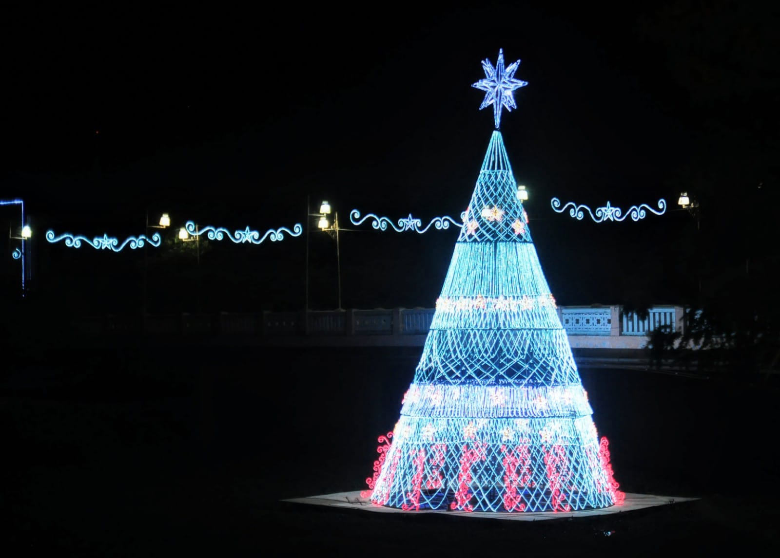 Prefeitura de Mossoró - Magia e brilho do Natal ganham cores e formas com o  “Mossoró Luz”